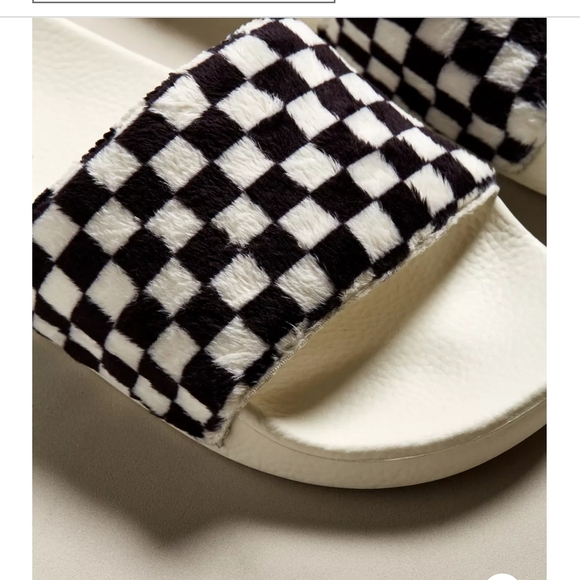Vans Men\'s Sherpa (Furry) Checkered Slide Sandals - Black and White